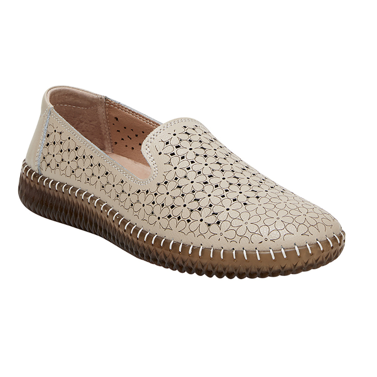 JUST BEE CHIA WOMENS SLIP ON PERFORATED LOAFER
