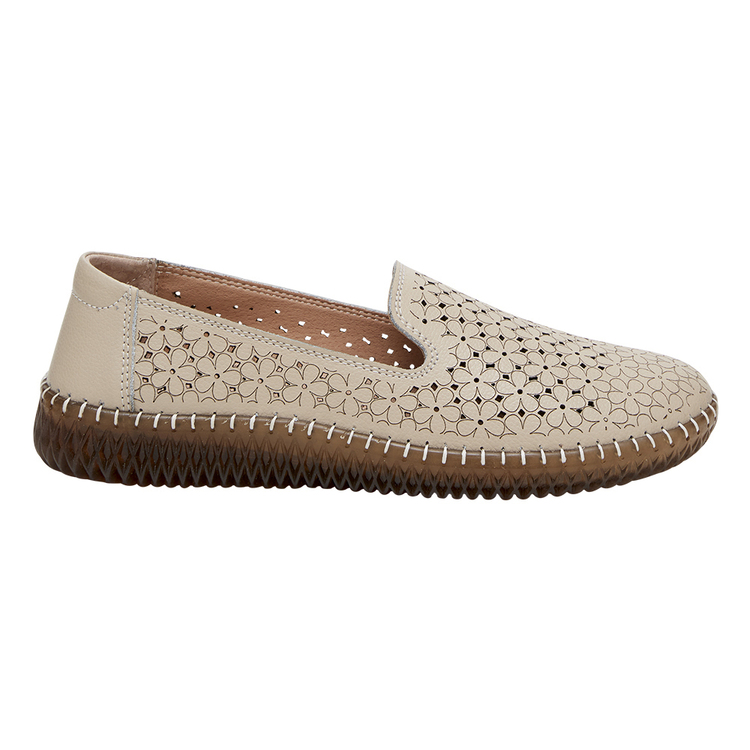 JUST BEE CHIA WOMENS SLIP ON PERFORATED LOAFER
