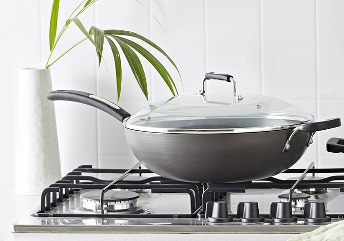 Woks 101: How to Choose a Wok & Get the Most Out Of Your Wok