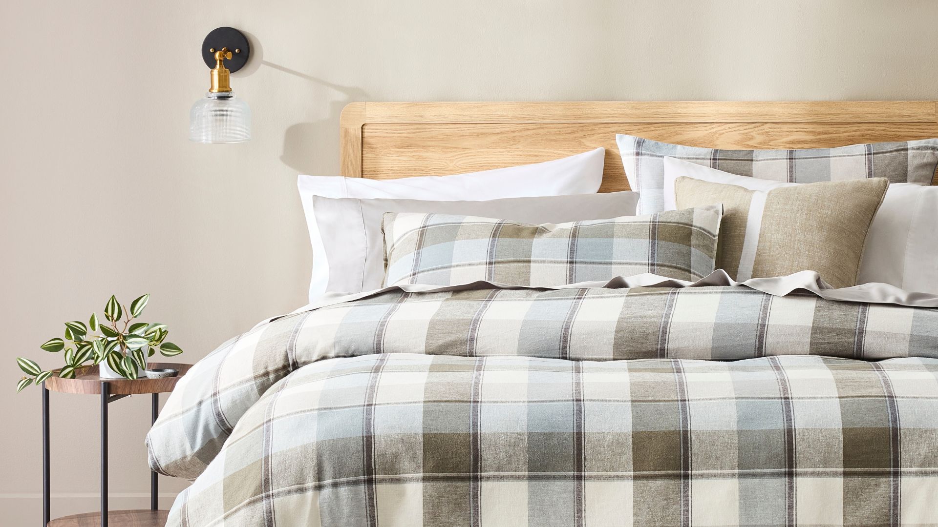 How To Build The Perfect Bed For Winter | Harris Scarfe How To Build The Perfect Bed For Winter | Harris Scarfe
