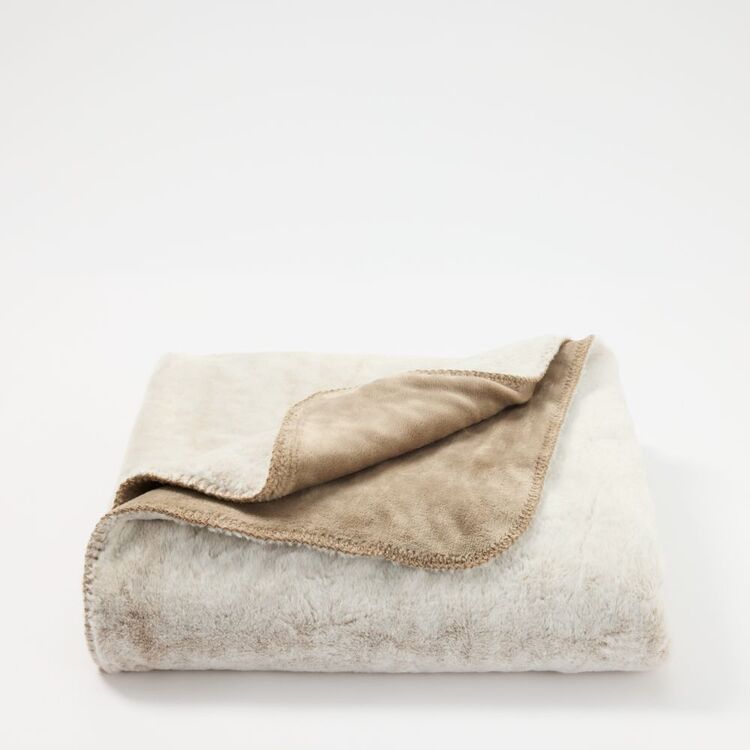 Elysian Luxe Faux Fur Throw Light Grey 130 x 170 cm