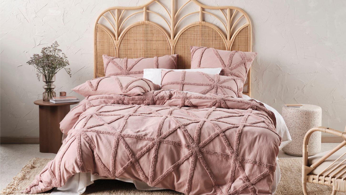 Pillows and Blankets for Winter: Bedding Styles To Try This Season